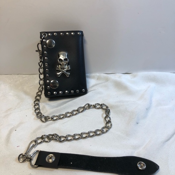 Skull faux Leather Chain Studded Trifold Wallet - Picture 13 of 13